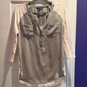 Express Women’s Two-Tone 3/4 Sleeve Shirt